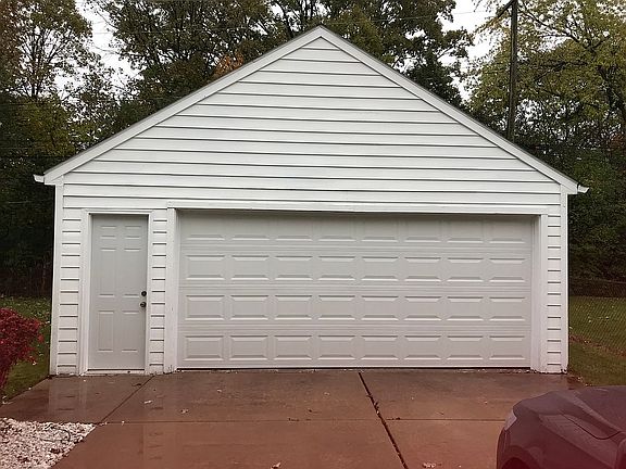 4th image of 700 Parkview Dr