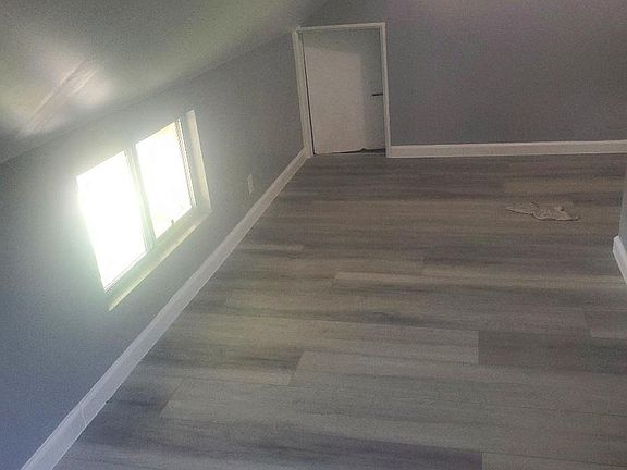 2nd image of 1102 S Shenandoah St #1102