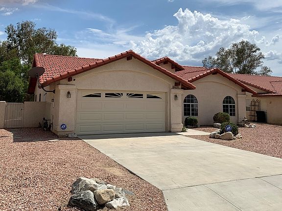 3rd image of 64933 Oakmount Blvd