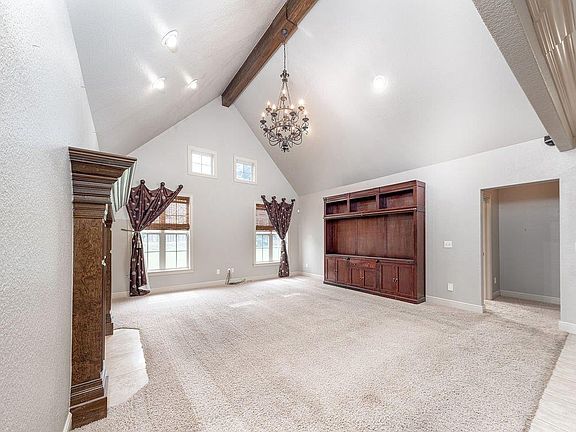4th image of 6906 W Balmoral Dr