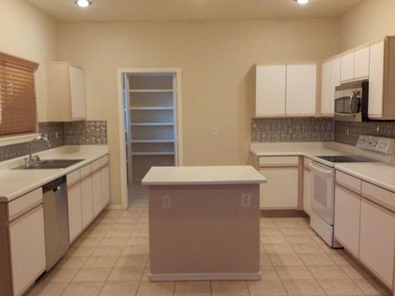 3rd image of 9168 N 79th Dr
