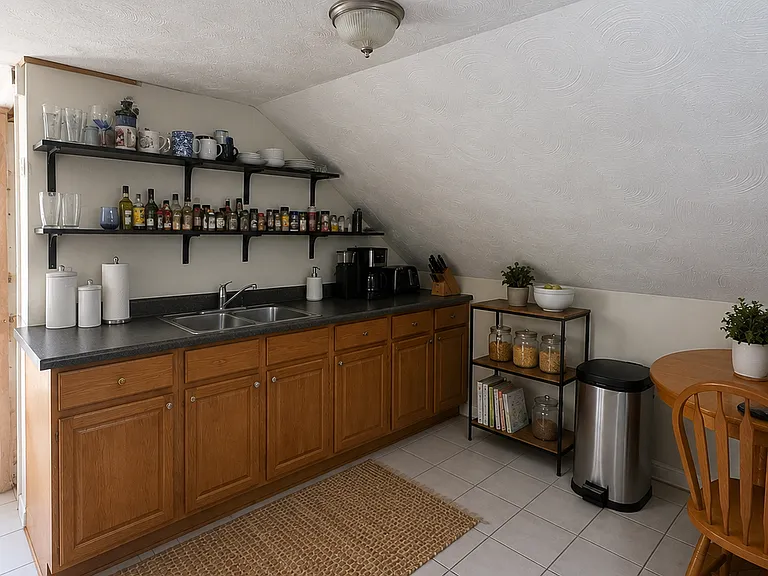 29 Eton Ave — Photo 5