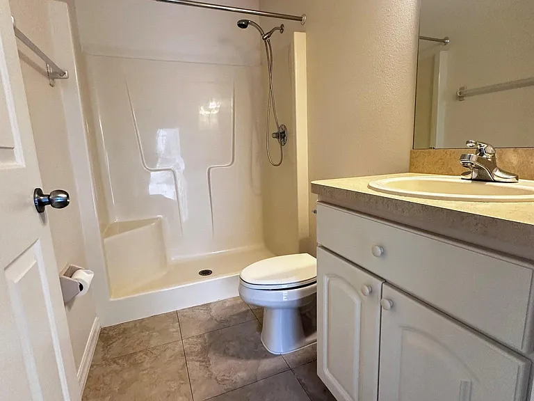 2nd Bathroom