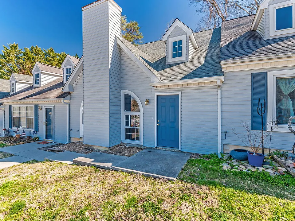 113 Hanover Pl #113