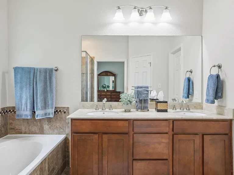 2228 Hilltop Climb Dr — Photo 22