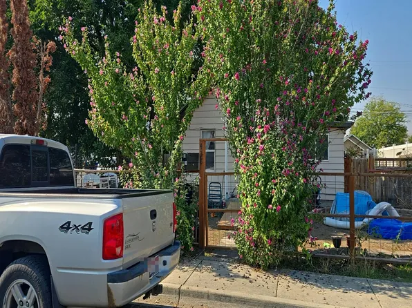 438 11th St, Clarkston, WA 99403