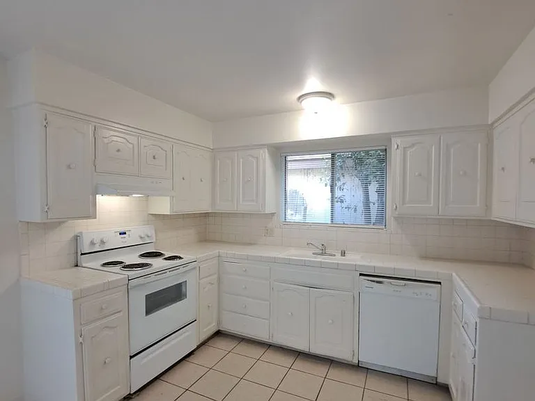 132 W Dayton Ave — Photo 6