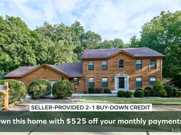 1921 Wolfcreek Pass Ct, Ballwin, MO 63011