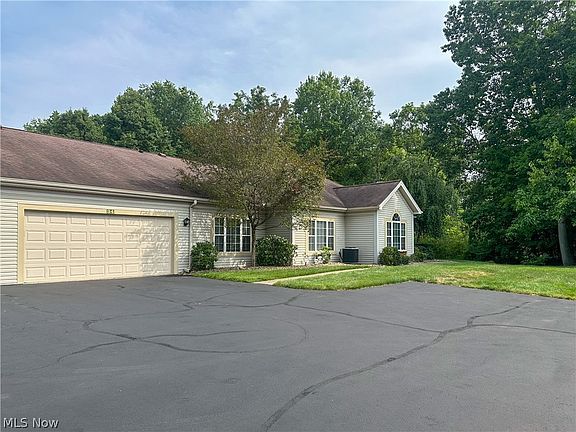 2nd image of 34 Woodland Chase Blvd