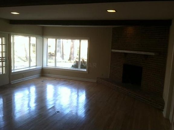 4th image of 2108 Satinwood Dr