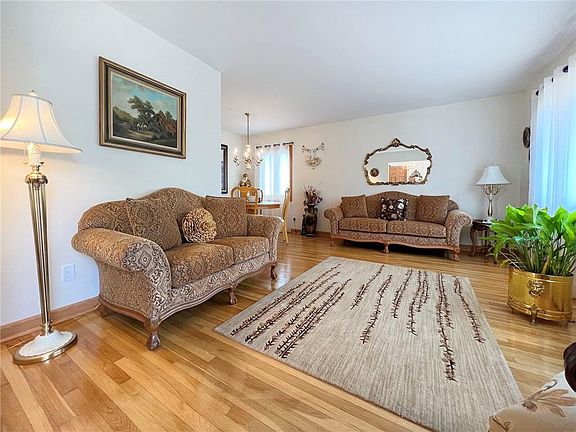 5th image of 21 Clarence Pl