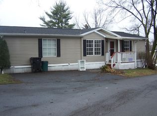 11 Cove Cir, Penfield, NY 14526
