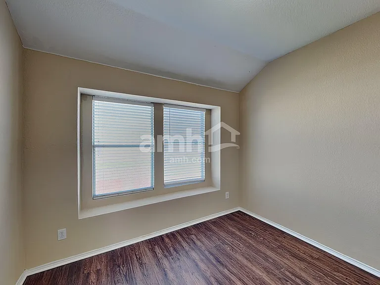 2623 Basswood Dr — Photo 15
