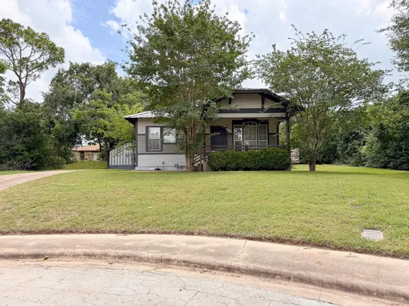 209 Joseph St, Brenham, TX 77833