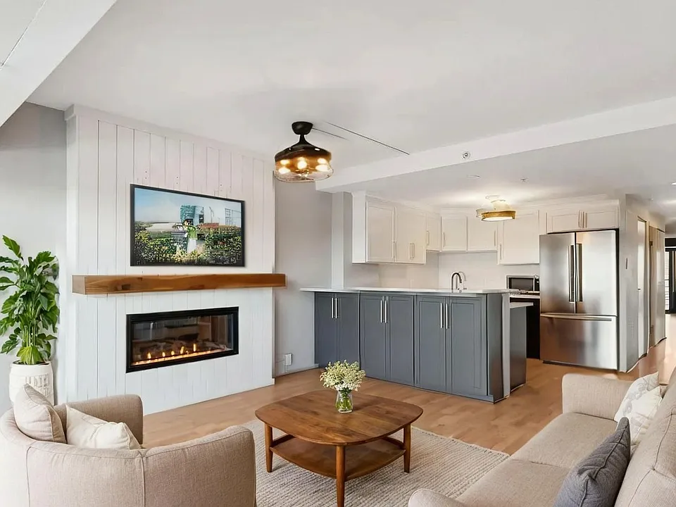 417 E Kiowa St #501