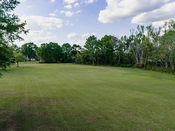 3rd image of Lakeview Rd