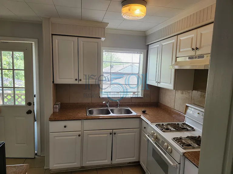 1015 N Fillmore St — Photo 2