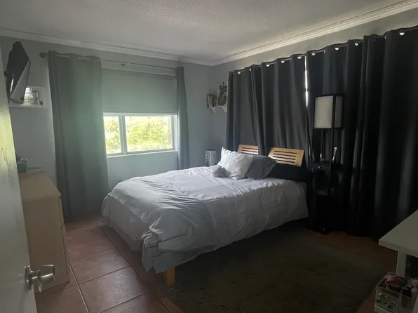 1501 NE 191st St APT C401, Miami, FL 33179