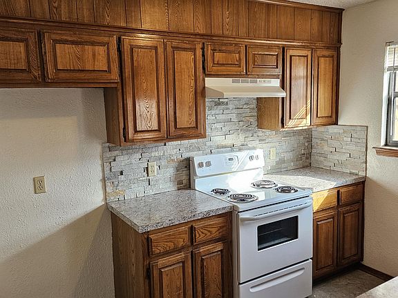 5th image of 403 W Yuma St