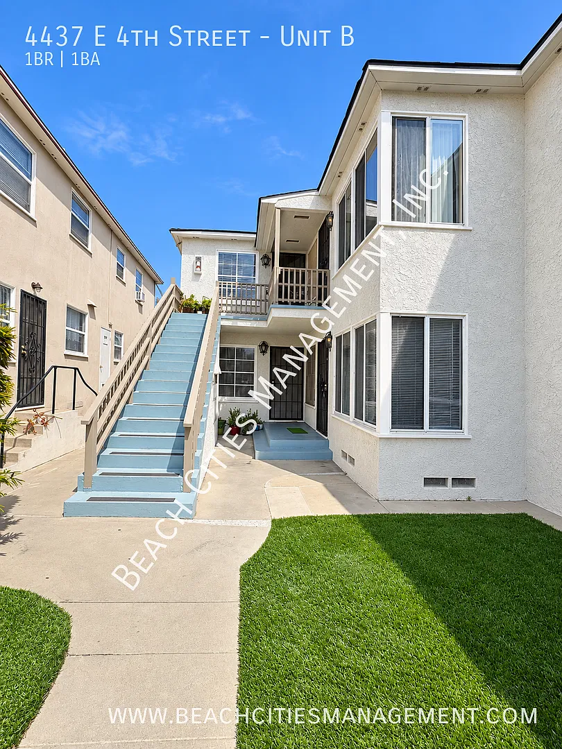 Adorable One Bedroom One Bathroom Apartment In Long Beach! — Photo 2