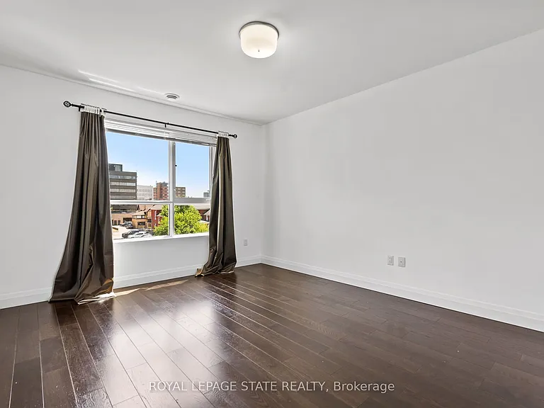 26 Wellington St #402 — Photo 16