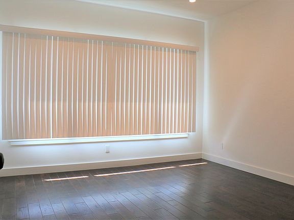 2nd image of 938 Ingerson Ave #938