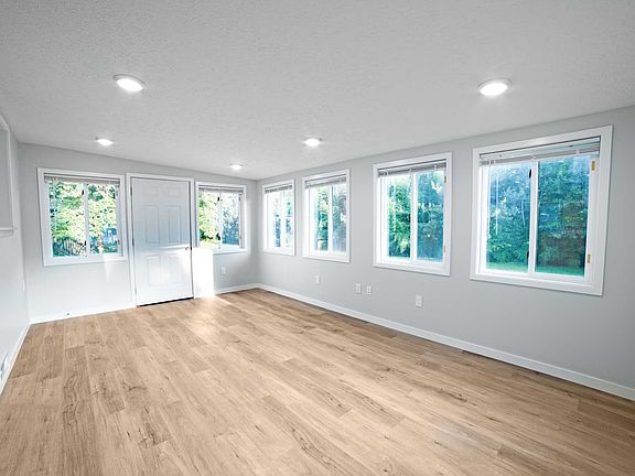 5th image of 348 Silver Meadows Blvd