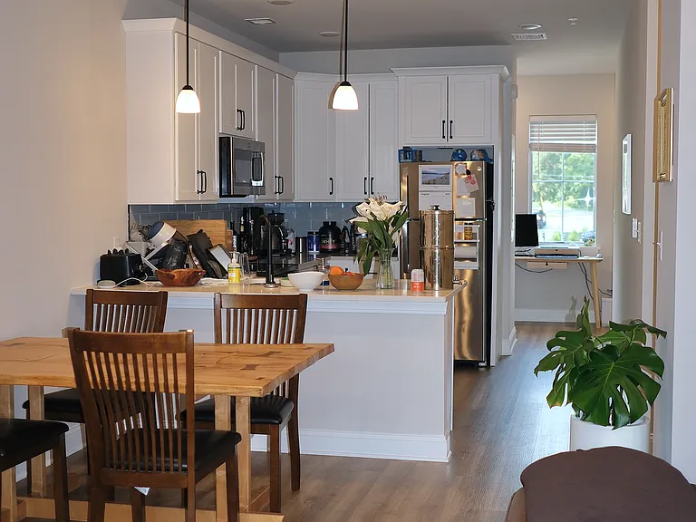 26 Excelsior Spring Ave — Photo 3