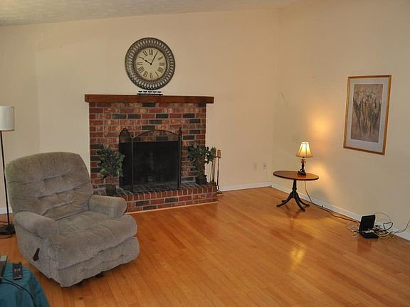2nd image of 350 Hembree Forest Cir