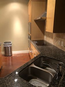 150 Bee St APT 605, Charleston, SC, 29401