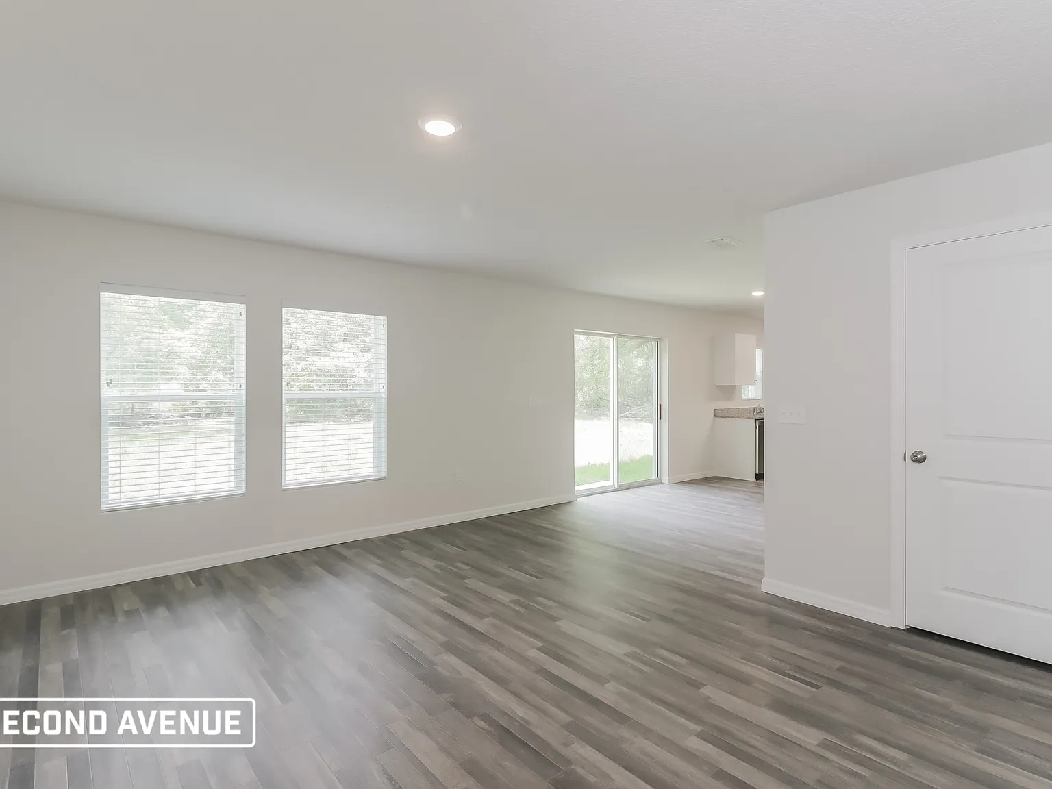 4 bed, 2.5 bath, 2054 sqft, $1,795 — Photo 4