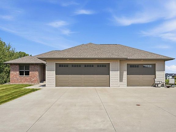 2nd image of 148 Medinah Cir W