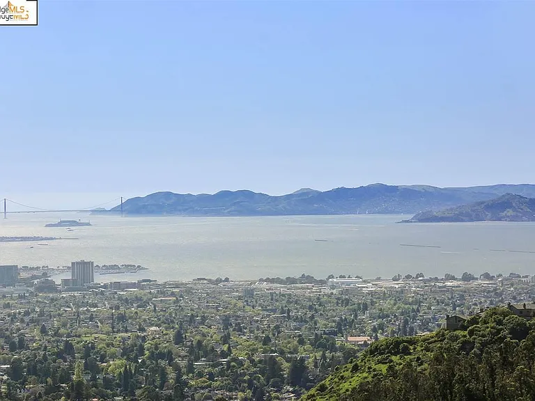 6100 Skyline Blvd — Photo 16