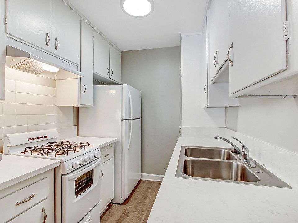 The McLaughlin Avenue Apartments 4081 McLaughlin Ave Los Angeles CA