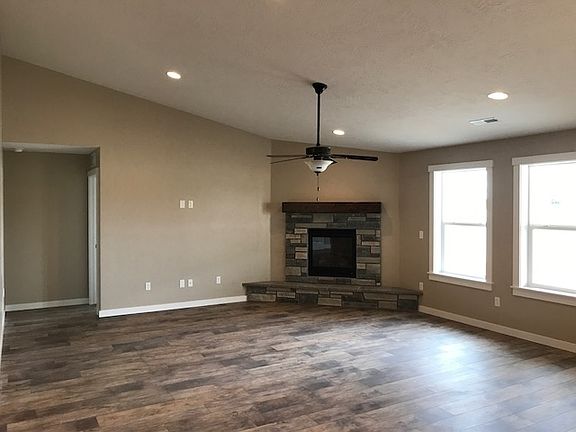 5th image of 64 N Zion Park Dr
