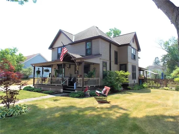 32 West Messenger Street, Rice Lake, WI 54868