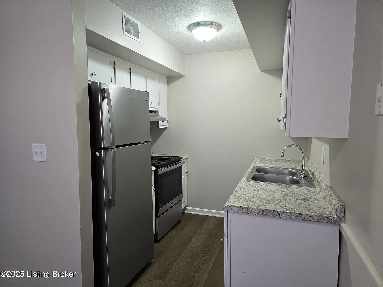 2 bed, 1.0 bath, 800 sqft, $895 — Photo 3