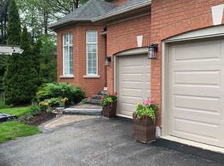 657 Chaleur Pl, Newmarket, ON L3X1L6