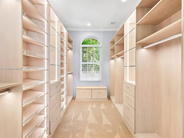 814 W Dilido Dr — Photo 8