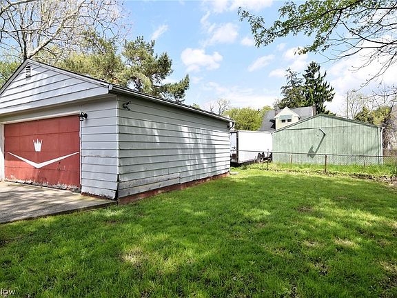 5th image of 4253 E 162nd St