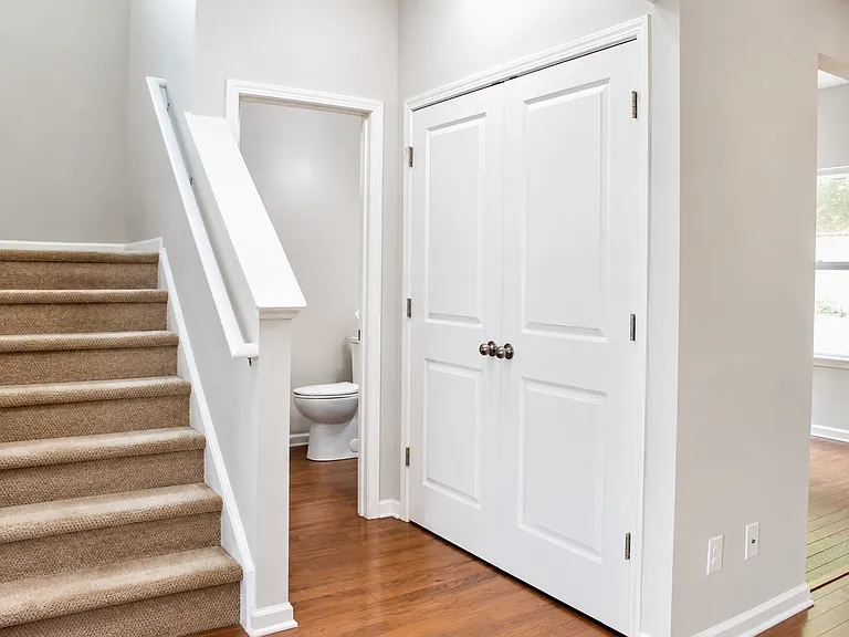 104 Isabella Ct — Photo 13