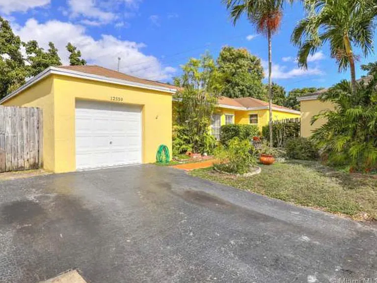 12559 SW 144th Ter — Photo 24