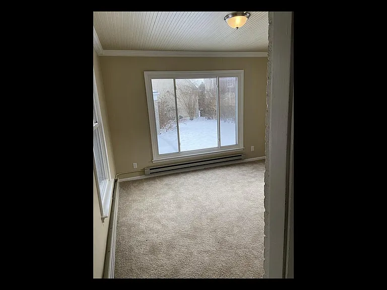 Heated third room for exercise, Office or Play area for children