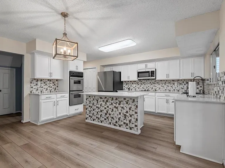 13022 Hollow Brook Dr — Photo 10