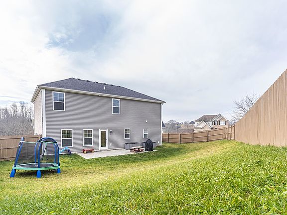 3rd image of 312 Payne Dr