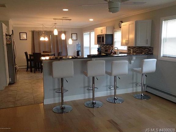 4th image of 60 Liberta Dr