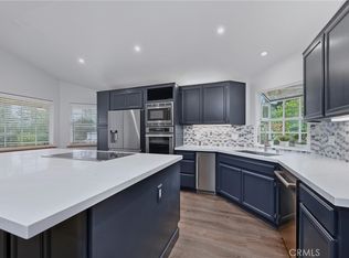 19231 Ravenhill Rd, Hidden Valley Lake, CA 95467