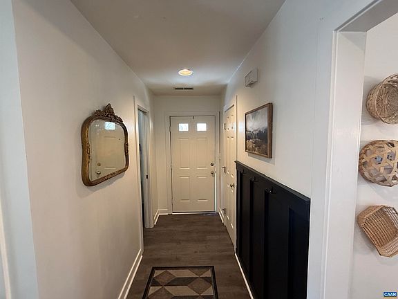 4th image of 1241 Chatham Rdg