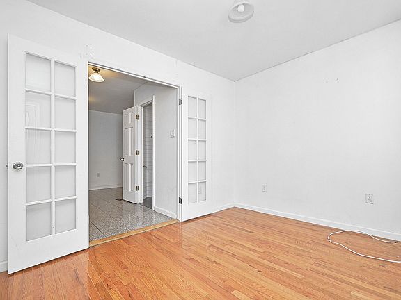3rd image of 109 Madison St APT 22