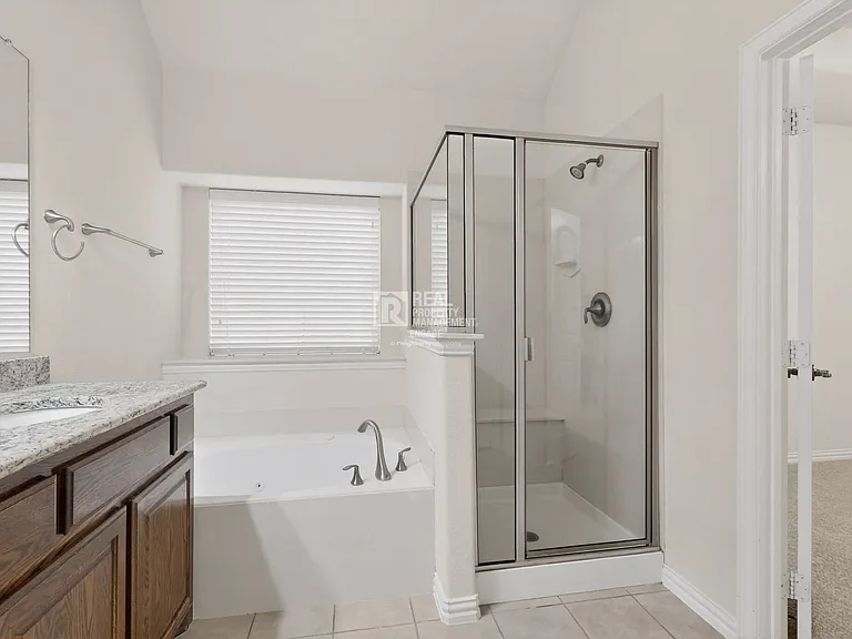 963 Cougar Dr — Photo 29